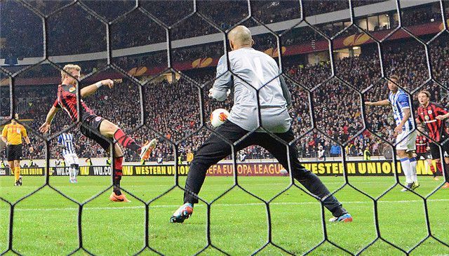 亚博电竞 -本菲卡内部会议纪要流出——冲刺阶段防线松动,欧联使命明确,身体对抗强度拉满的简单介绍