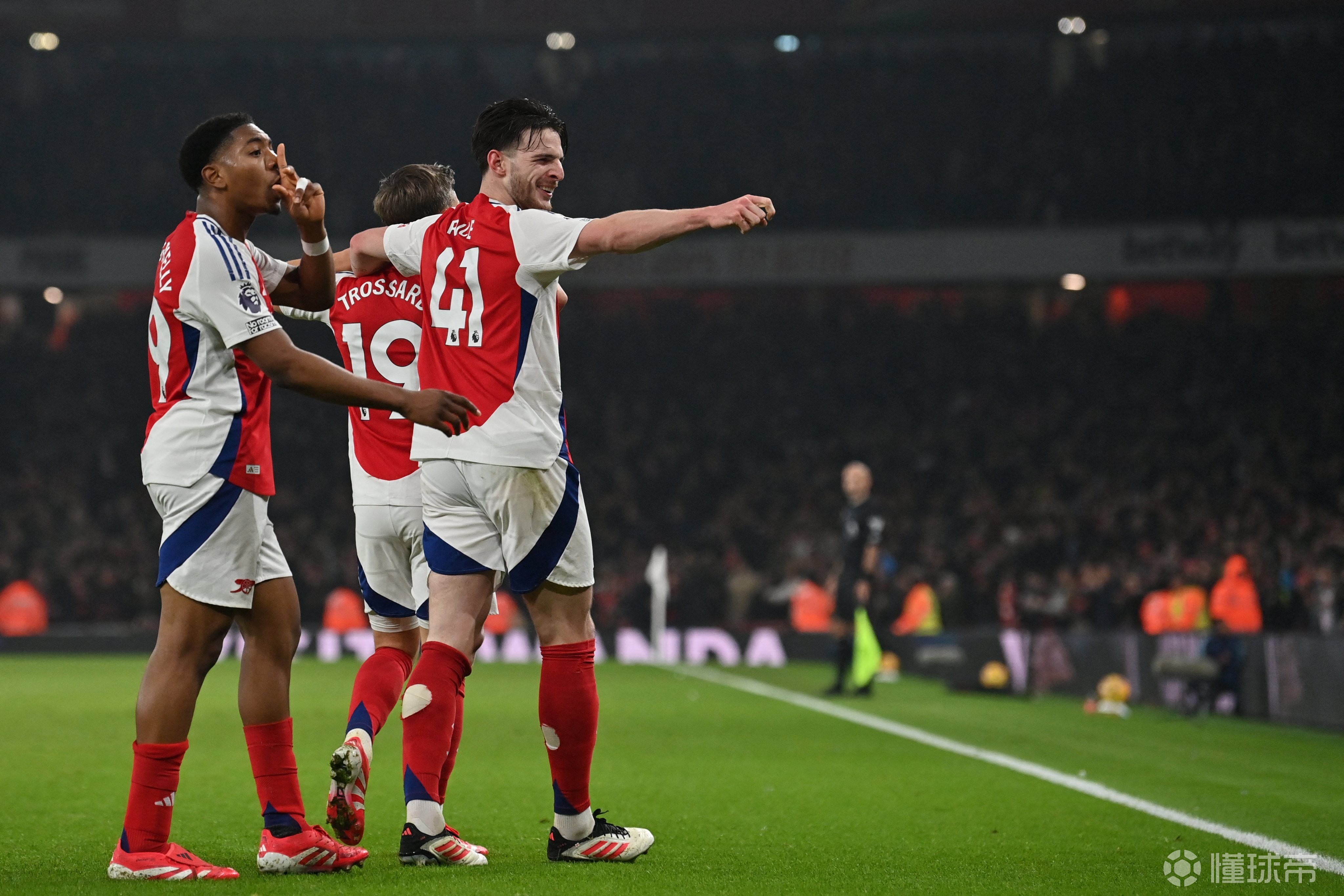 亚博电竞 -今夜法国杯焦点战,俄克拉荷马雷霆强势反弹,目标明确,球队文化再被提及