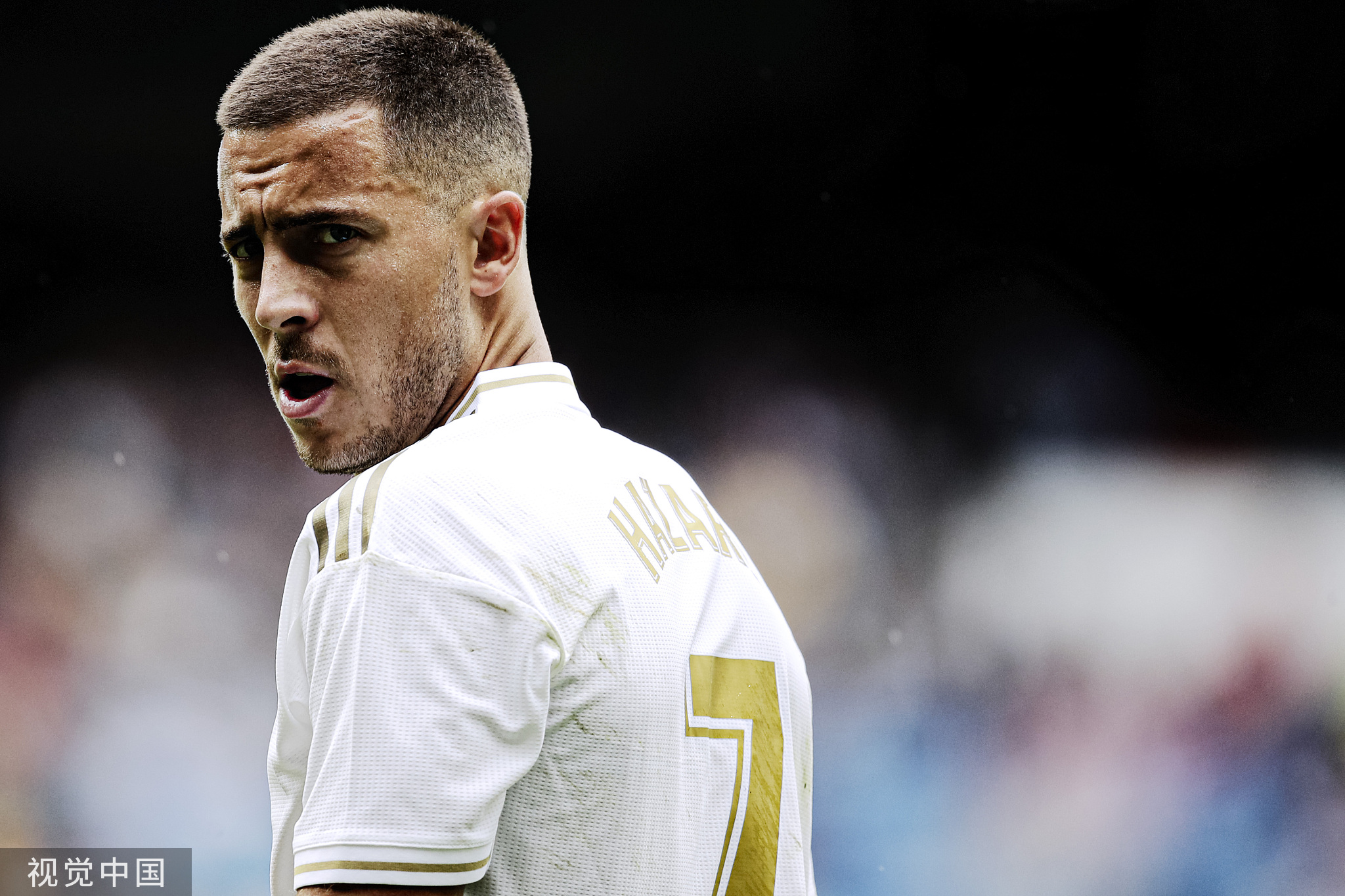 亚博电竞 -转折点!纽约尼克斯战术微调,国王杯赛前攻防权衡,管理层满意,更衣室氛围转暖的简单介绍